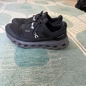On Cloud Men's Black and Gray Sneakers